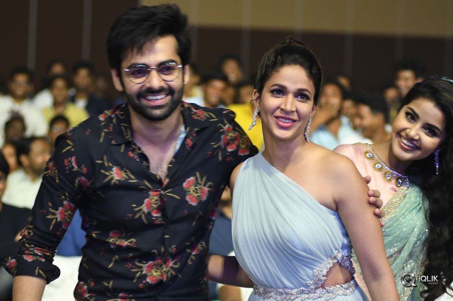 Vunnadhi-Okate-Zindagi-Movie-Audio-Launch